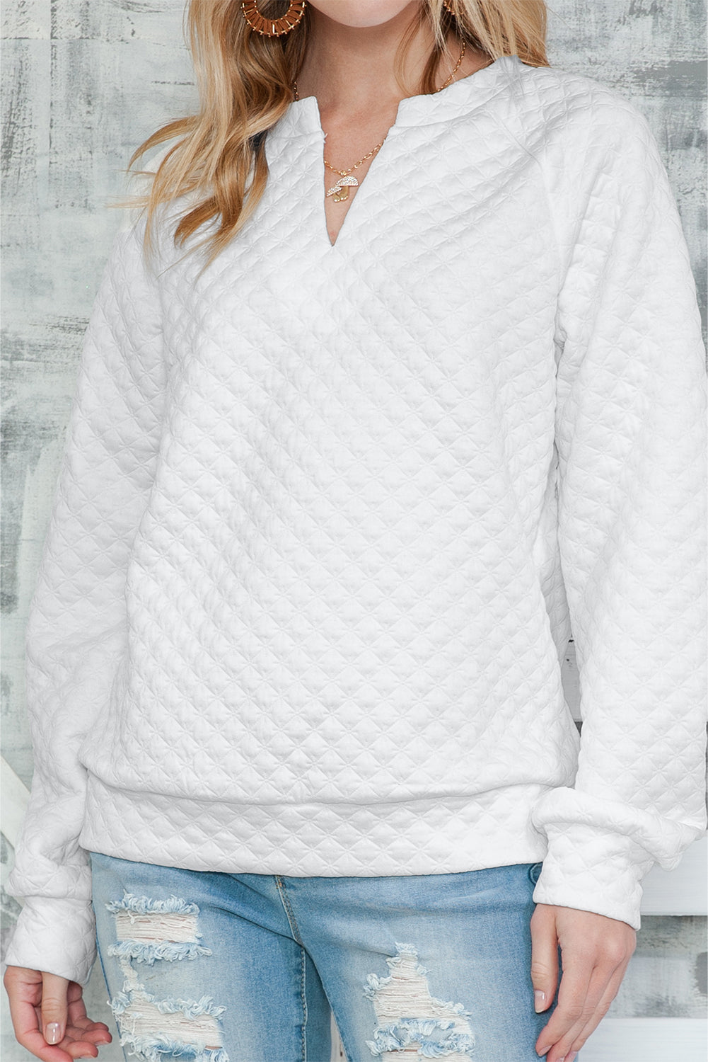 White Quilted V-Neck Solid Color Long Sleeve Top